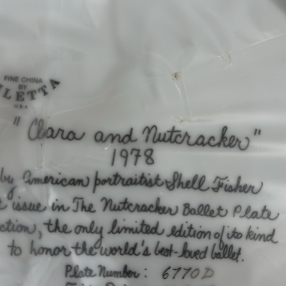 Beautiful vintage fine china plate of “Clara & Nut Cracker! - Picture 6 of 10